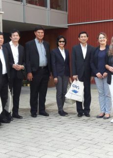 Eine überzeugende Ökobilanz - Modellprojekt in Holzbauweise – auch Delegation aus Thailand besucht die GWG München