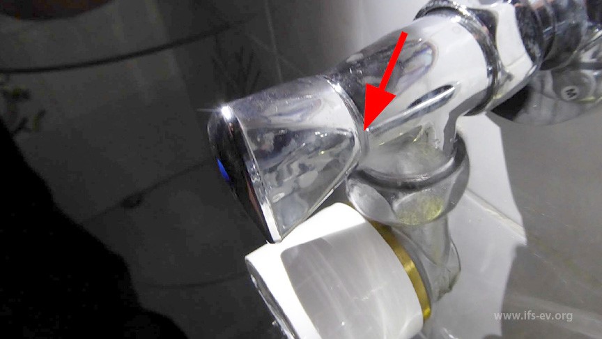 Produktfehler: Ventilkopfstück einer Armatur gebrochen & Wasser trat aus