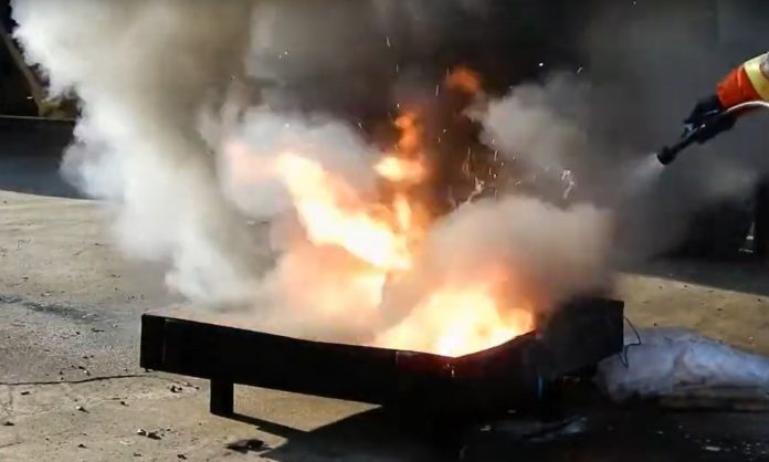 Regress bei Gewerbemieter nach Brand durch Akku-Ladevorgang