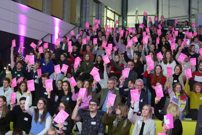 NAT:24 - Architektur-Nachwuchs fordert Klimawende jetzt!