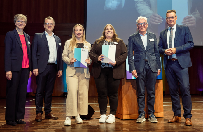 Wohnungswirtschaft zeichnet HfWU-Absolventinnen aus