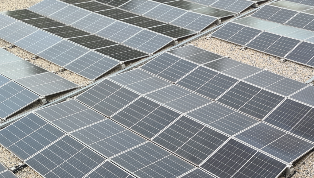 Hochwasser oder Leitungswasser trifft auf PV-Speicher – Was tun?