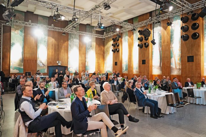 Das Studio 3 im Wiener Funkhaus war der Ort des 81. Symposiums – Die Zukunft des Wohnens. Fotos: Oreste Schaller