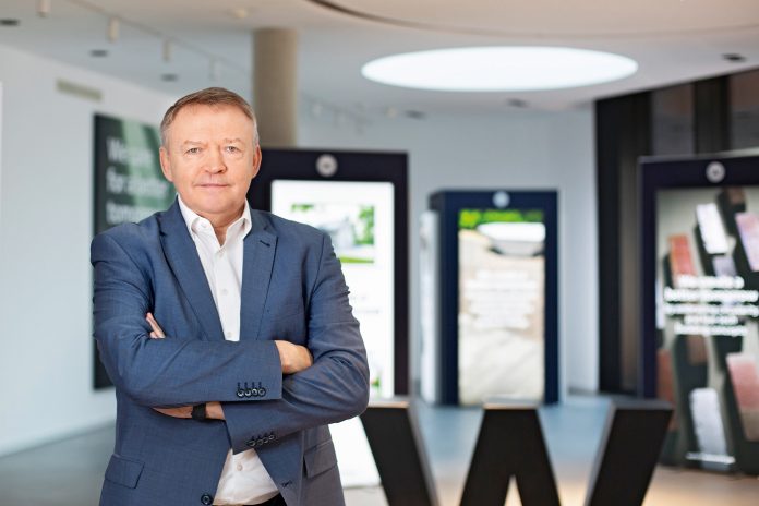 Johann Marchner ist vom Aufschwung ab 2026 überzeugt. Fotos: Bianca Gadnik, Wienerberger