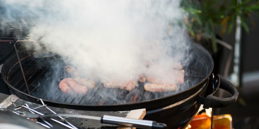 Start der Grillsaison: Was auf Balkon, Terrasse & Garten erlaubt ist Start der Grillsaison: Was auf Balkon, Terrasse & Garten erlaubt ist